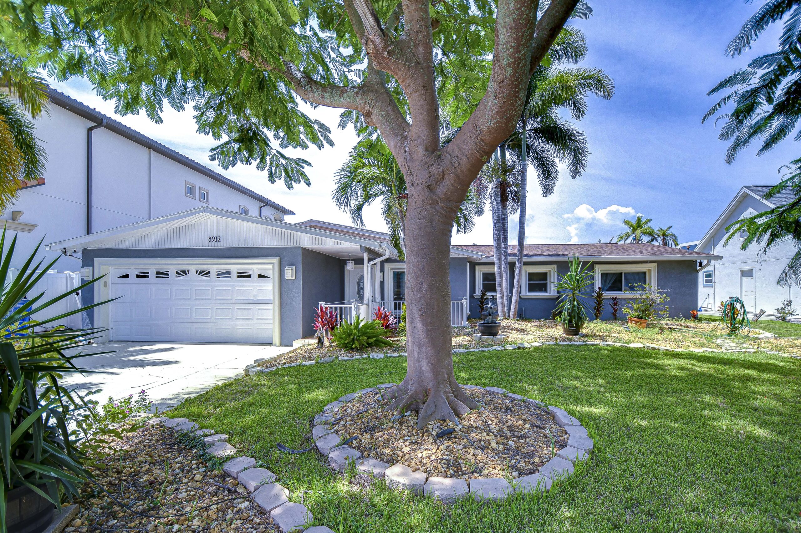 Florida home for rent 3912 Fontainebleau Dr  Tampa FL